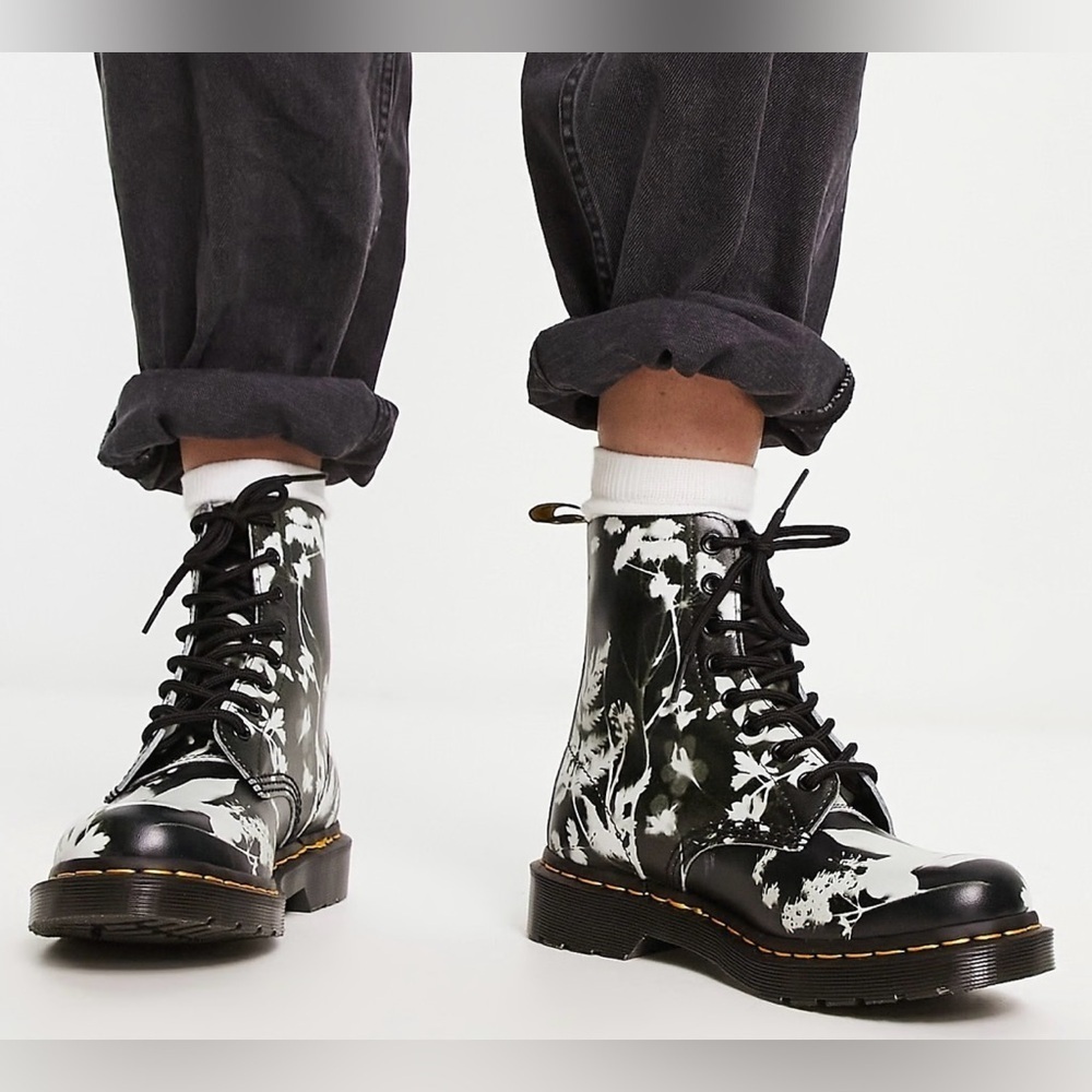 Dr. Martens 1460 Pascal Printed Leather Women's Ankle Boots Sz 6
